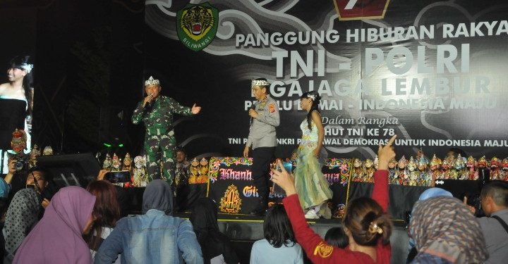 Panggung Hiburan Rakyat Hut Tni Ke Berlangsung Meriah