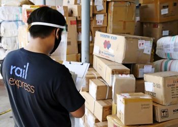 Gandeng Blue Bird, Paket Rail Expres Cukup Ditunggu Rumah