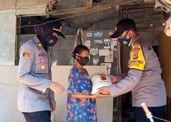 Polsek Cigasong Kembali Bagikan Sembako Bagi Warga Tidak Mampu